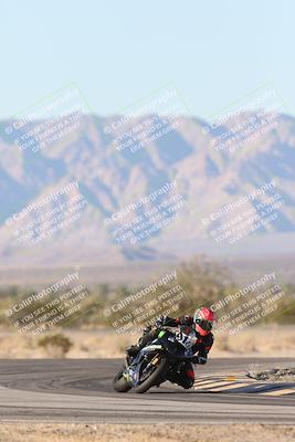 media/Dec-07-2025-CVMA (Sun) [[3e7d2de5dc]]/Race 16-Formula Middleweight/